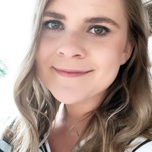 Meet your Posher, Stacy